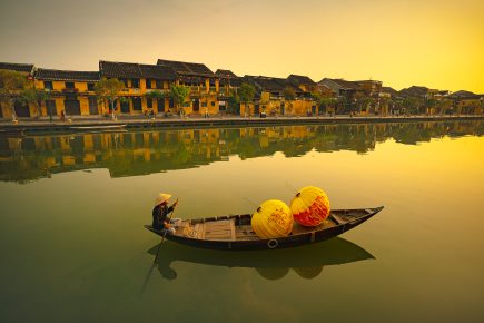 Chuyến đò sớm