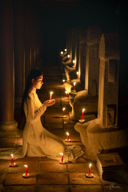 Thắp nến cầu Nguyện