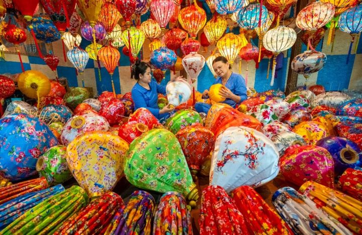 "Sắc Màu Phố Hội" - Nghề Làm Đèn Lồng
